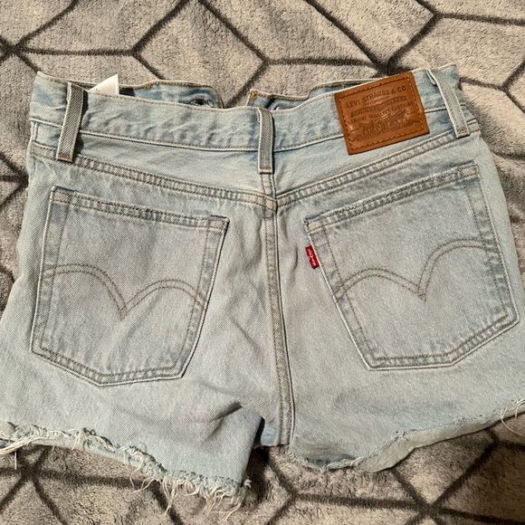 Levi Jean Shorts - Picture 2 of 9